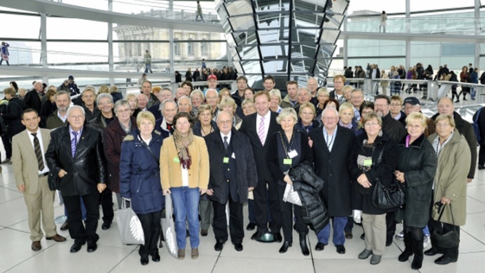 Erneut große Besuchergruppe bei Ingo Gädechens in Berlin